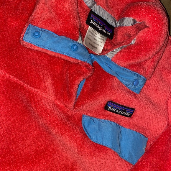 Woman’s Patagonia Pullover - Picture 3 of 3
